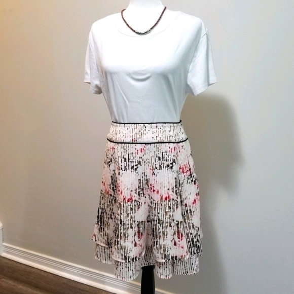 White House Black Market Women's Skirt Size 2 Mini Layered Flaired - Picture 7 of 7